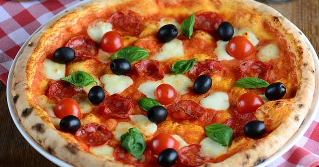 Know your Pizza - A guide to different styles of pizza available at your local takeaway!